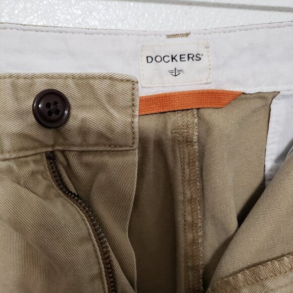 Dockers Shorts - Picture 3 of 8